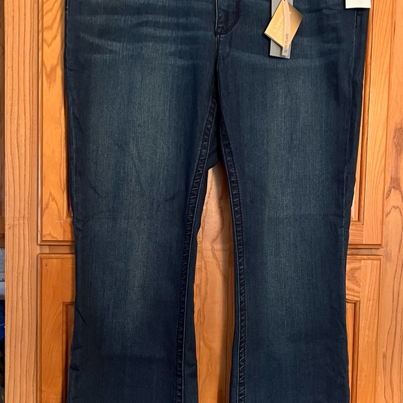 Seven7 Melissa McCarthy slimming silhouette system - Picture 2 of 2